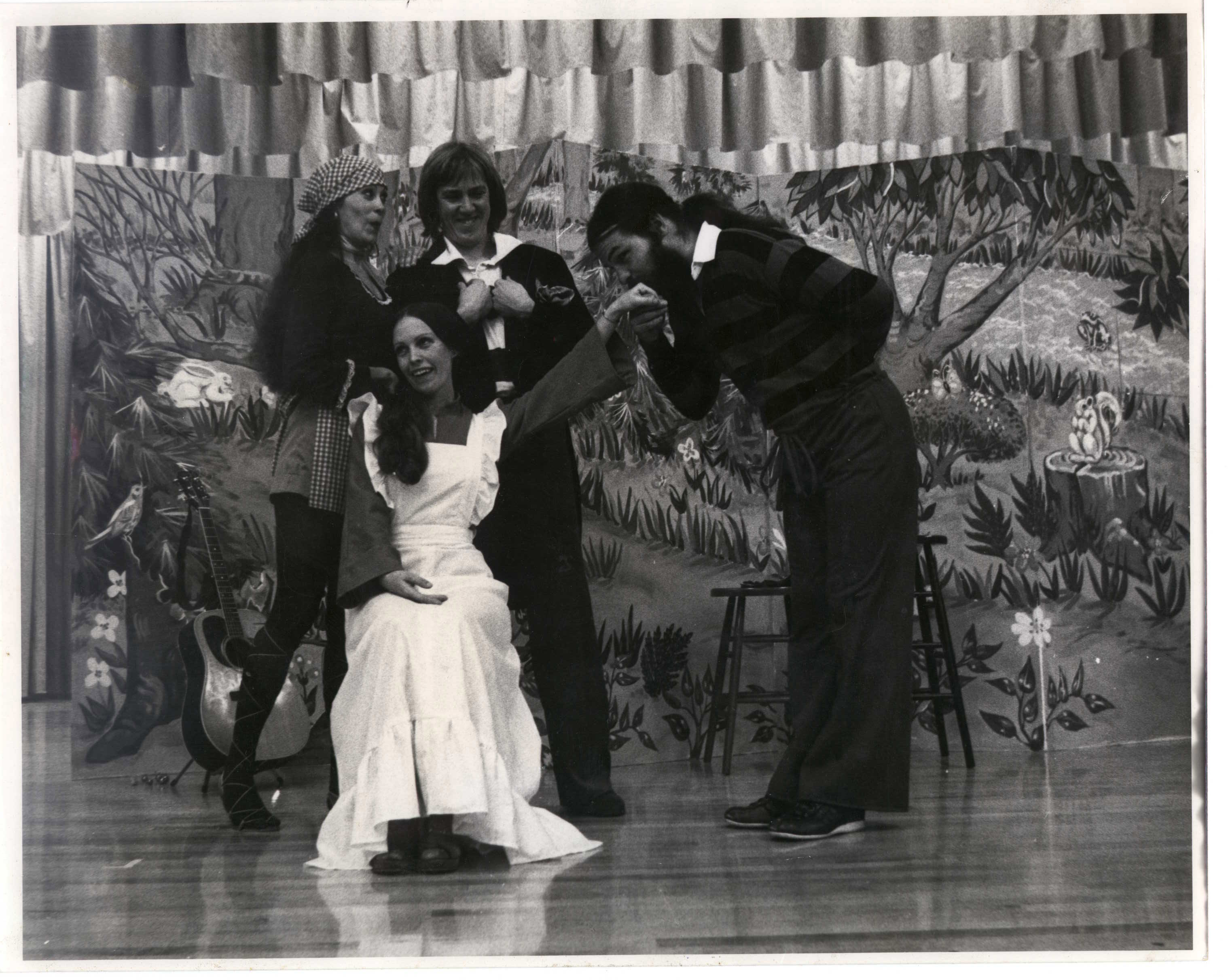 Yer-Basic-Phantasy-Co-high-school-show-1972
